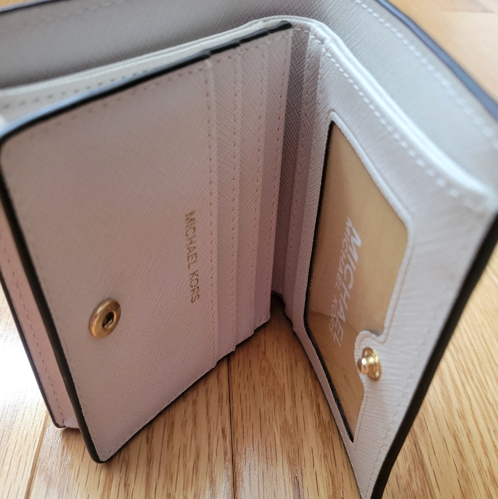 🎉HP🎉NWT!! Michael Kors Money Pieces Flap Card Wallet - Picture 7 of 14